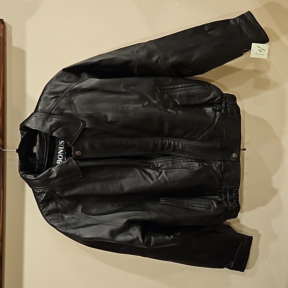 MEN'S LEATHER JACKET - Picture 1 of 5